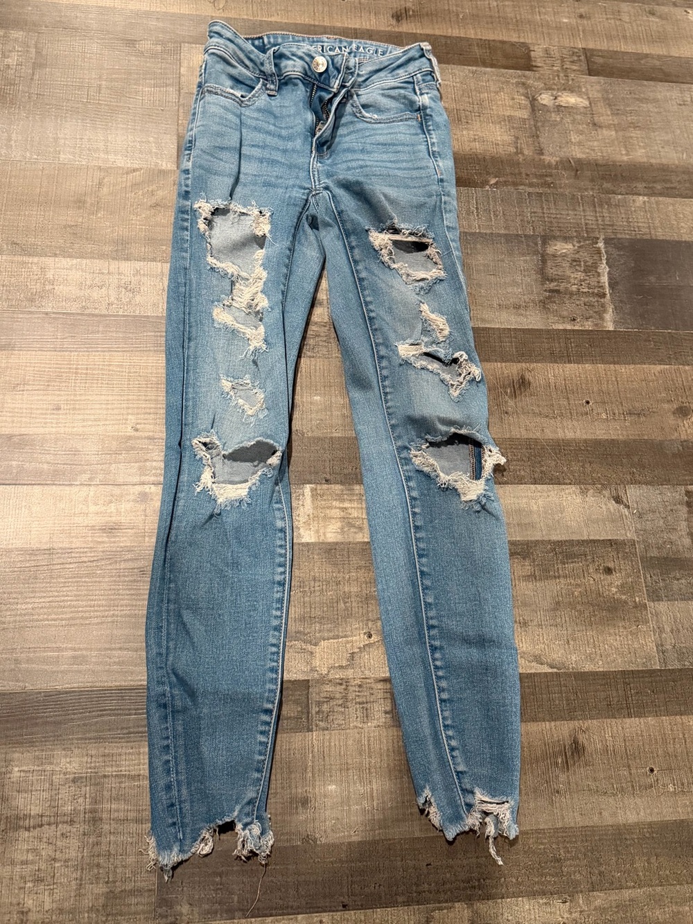 American Eagle Outfitters Light Blue Distressed Skinny Jeans